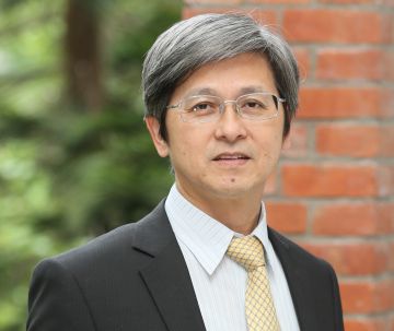 與談貴賓：陳偉泓/臺北市教育局聘任督學、臺北市數位學習教育中心（酷課雲發展計畫）顧問、曾任臺北市麗山高中及建國中學校長。