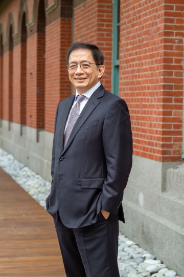 主持人 管中閔(臺灣大學「臺大講座」教授) 主持人 管中閔(臺灣大學「臺大講座」教授)