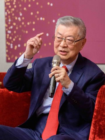 主講人：陳冲（前行政院長、新世代金融基金會董事長）